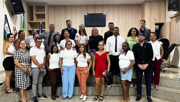 "Câmara Municipal aprova lei que garante o pagamento integral do Piso Nacional dos Professores em Arapoema."