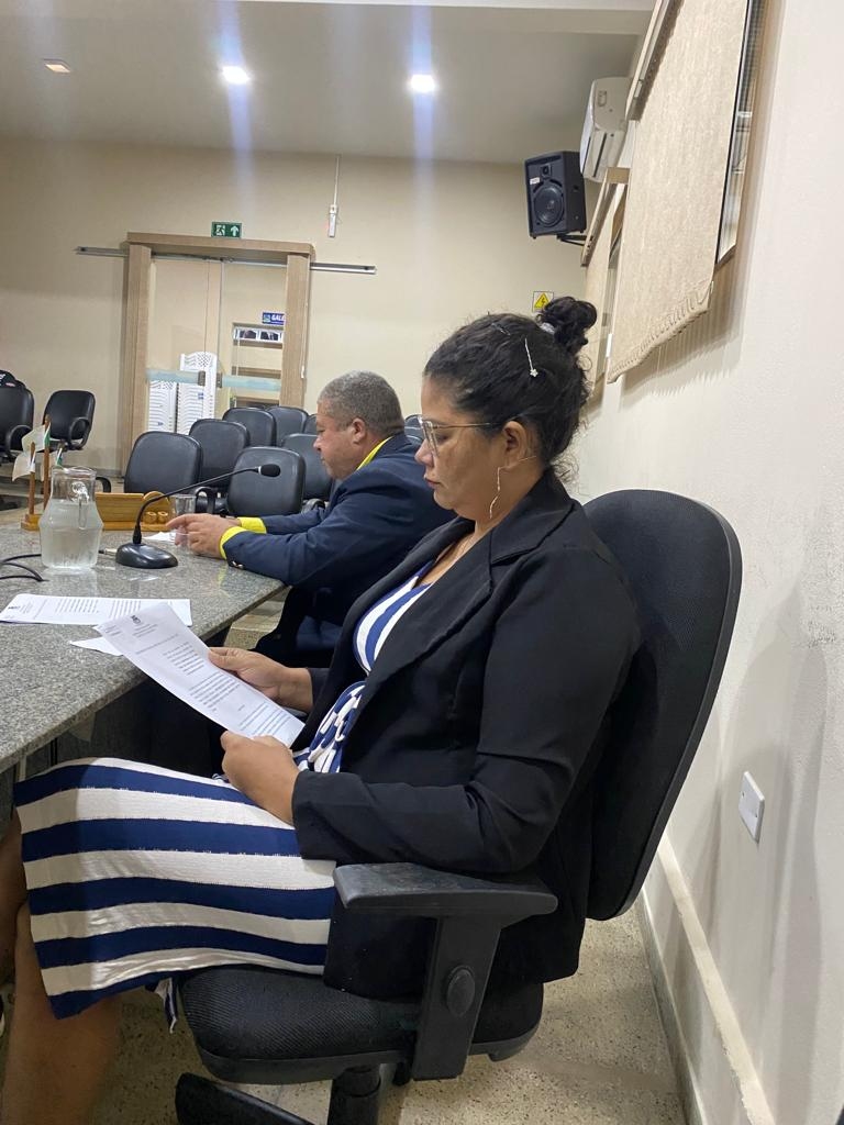 Aprovação de requerimentos para proteção de mulheres vítimas de violência na Câmara Municipal de Arapoema