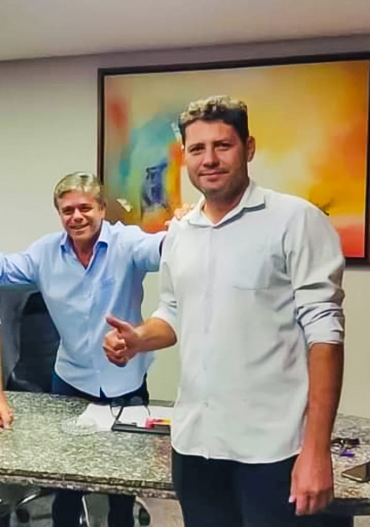 Vereador Reinaldo do Valdirim protocola ofícios pedindo melhorias em estradas e terminal rodoviário em Arapoema