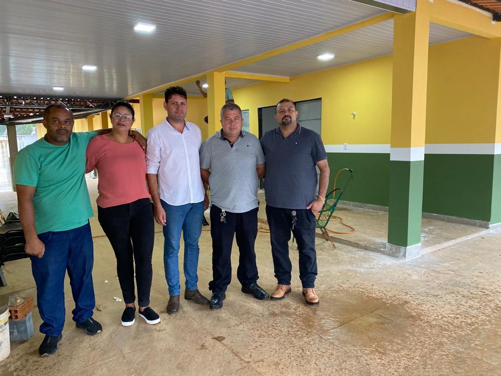 Vereadores de Arapoema visitam obra da Creche Municipal Irmã Rita e parabenizam prefeito pelo investimento na educação infantil